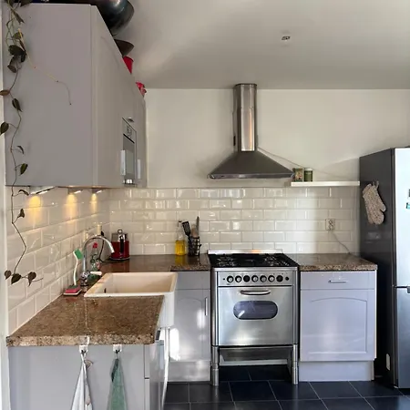 Lovely Center Apartment